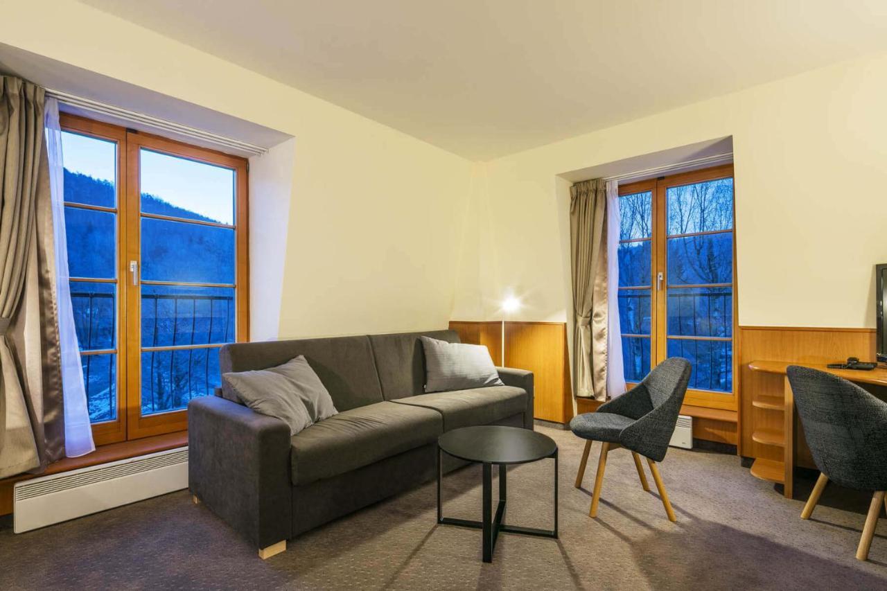 Hotel Ostrov Tisa Bagian luar foto
