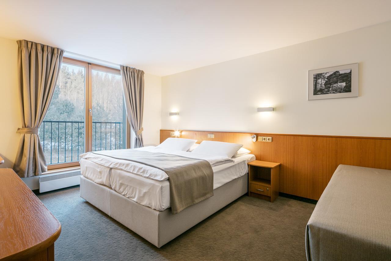 Hotel Ostrov Tisa Bagian luar foto