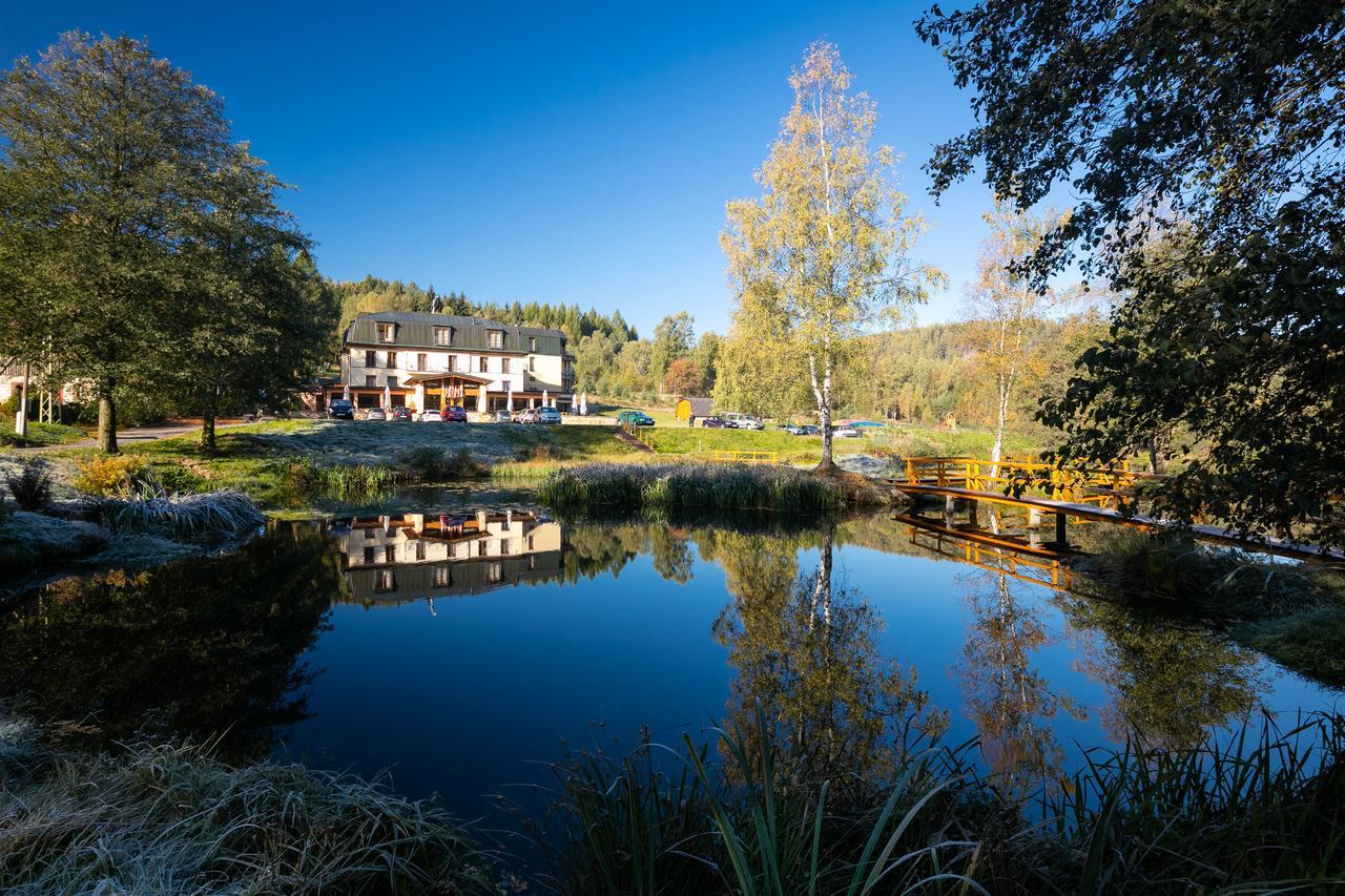 Hotel Ostrov Tisa Bagian luar foto